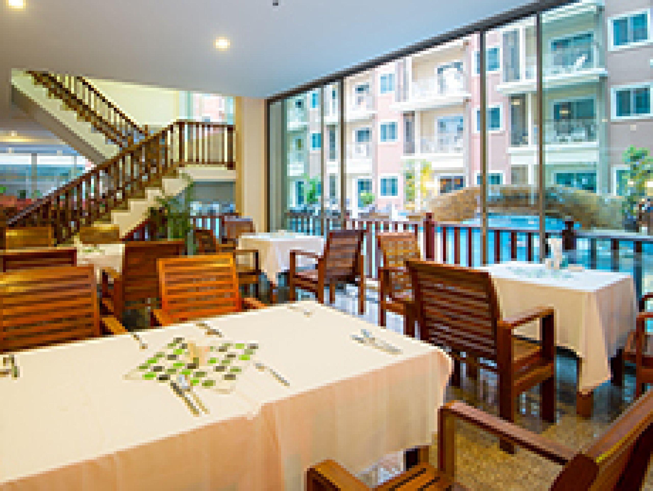 Bauman Residence Phuket Buitenkant foto