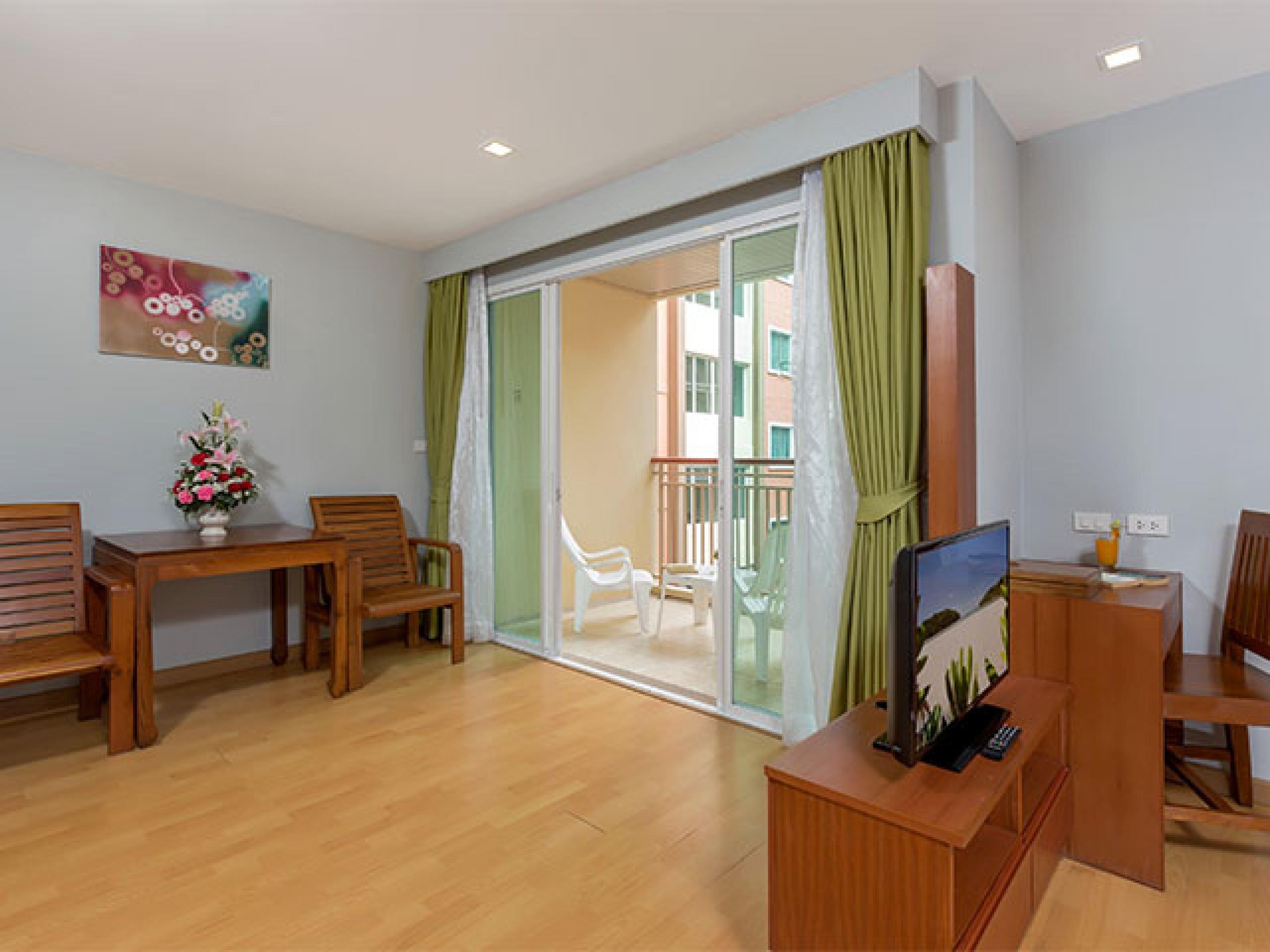 Bauman Residence Phuket Buitenkant foto
