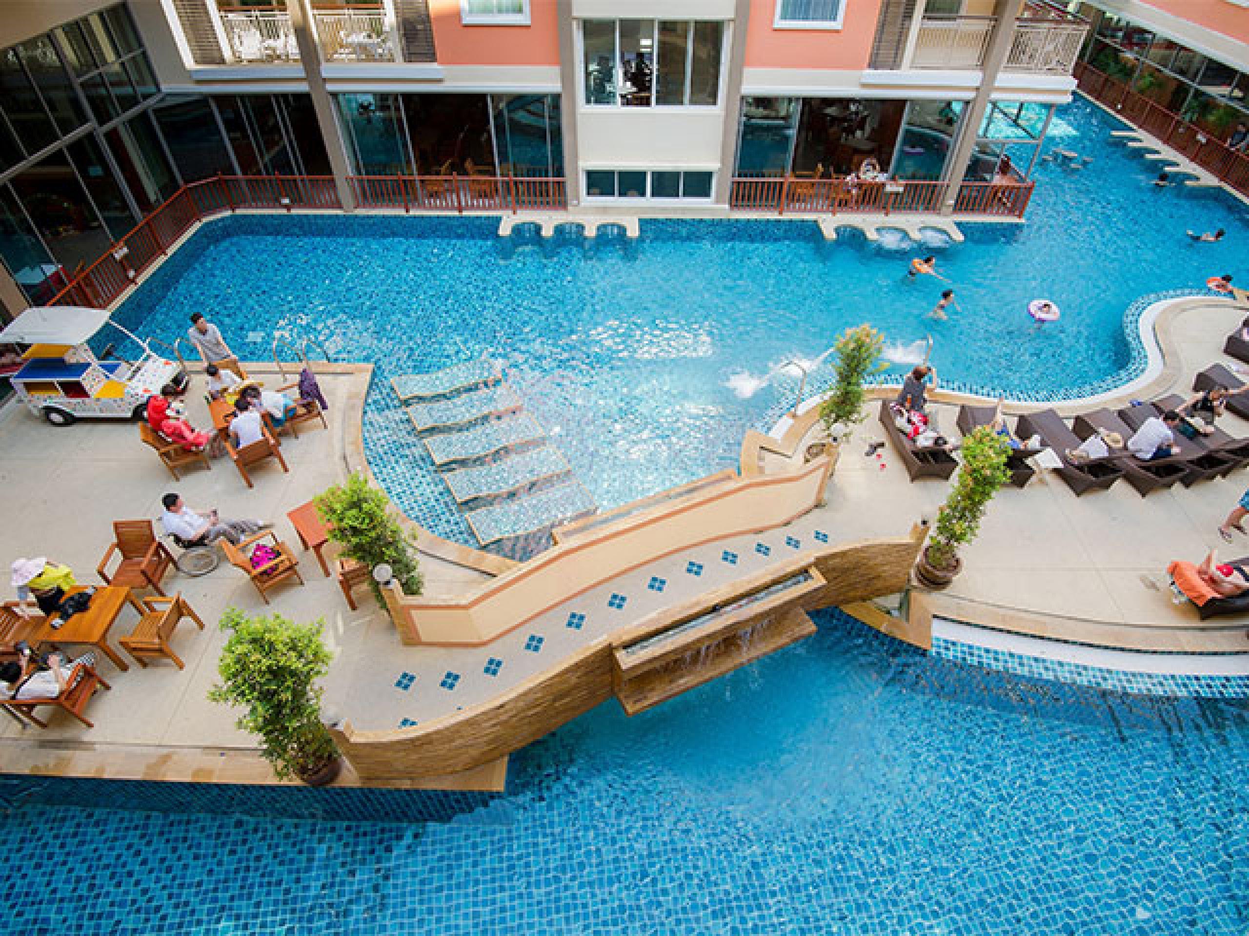 Bauman Residence Phuket Buitenkant foto