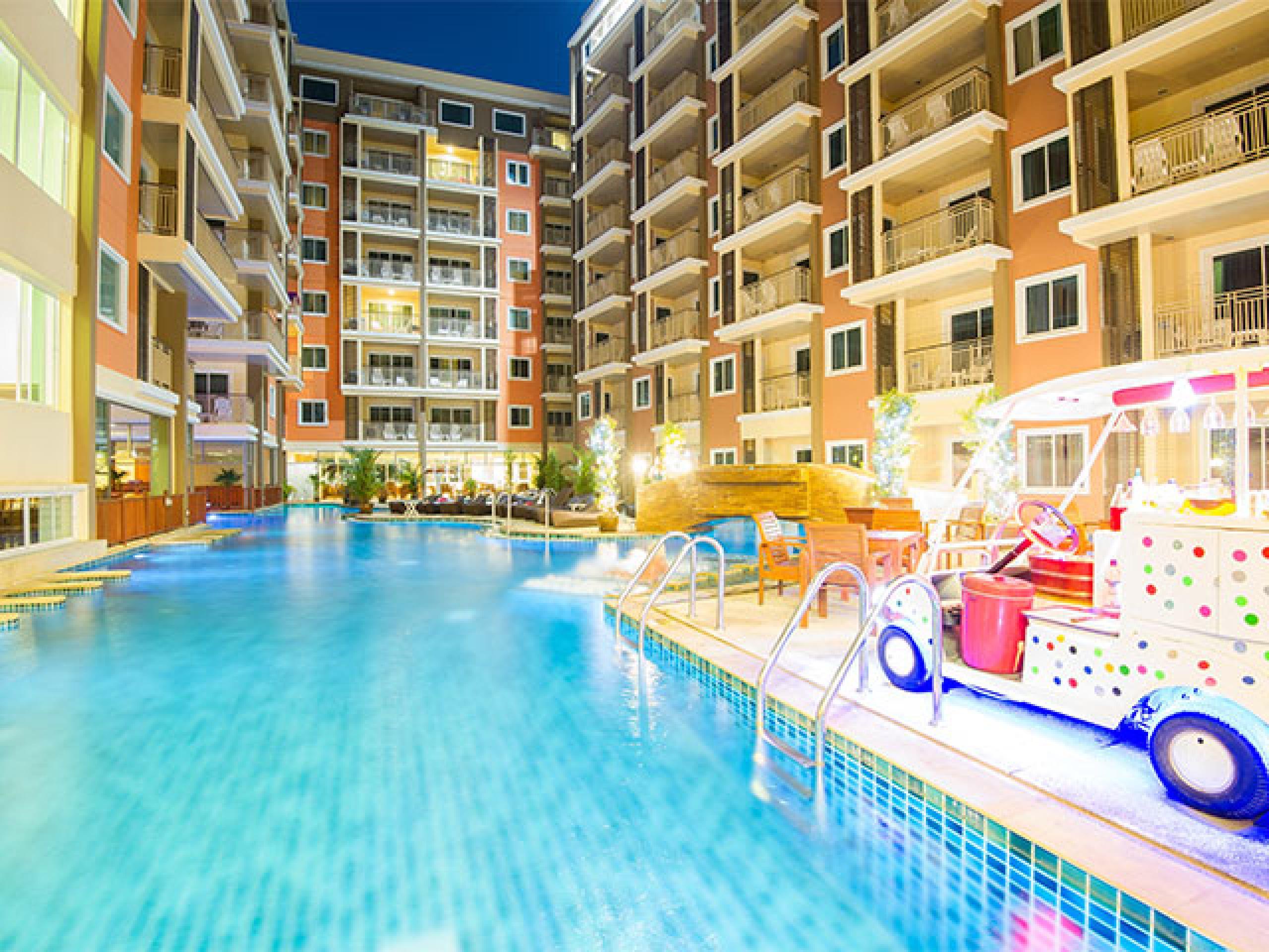 Bauman Residence Phuket Buitenkant foto