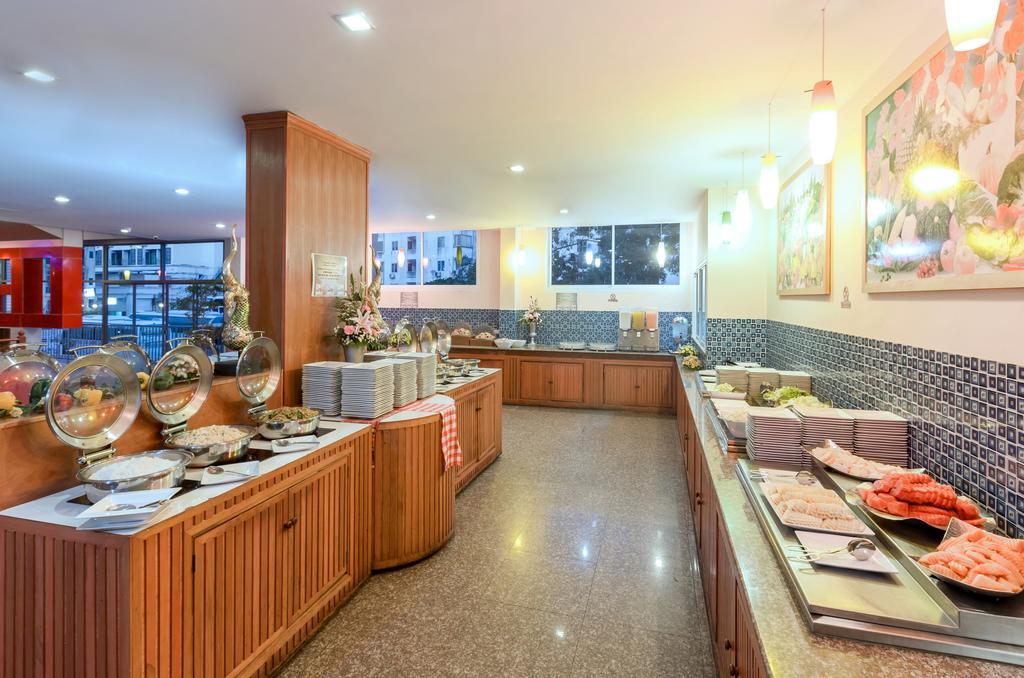 Bauman Residence Phuket Buitenkant foto