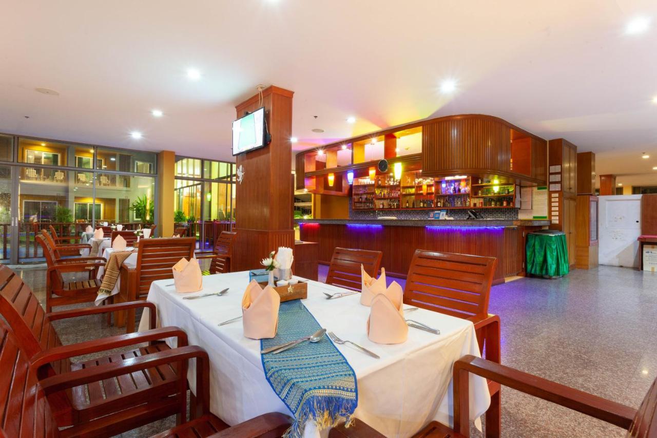 Bauman Residence Phuket Buitenkant foto